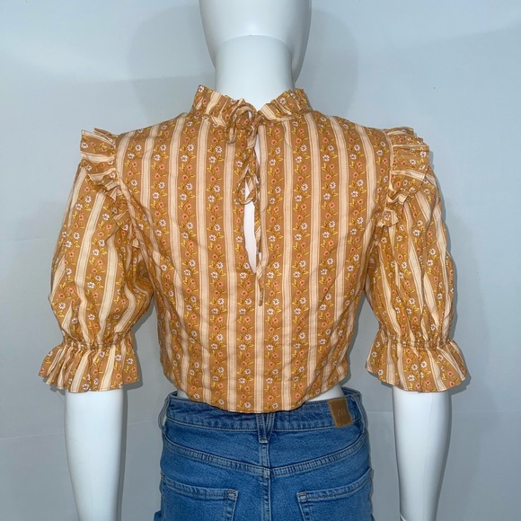 Urban Outfitters ruffle crop top - Picture 6 of 8